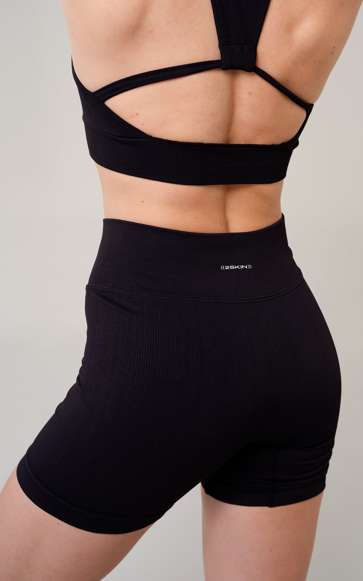 SHORT HAWAI NEGRO SIN RUCHING