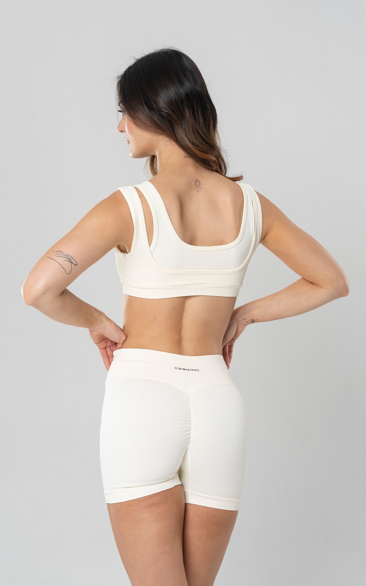 TOP AMARENA CREMA 3.jpg