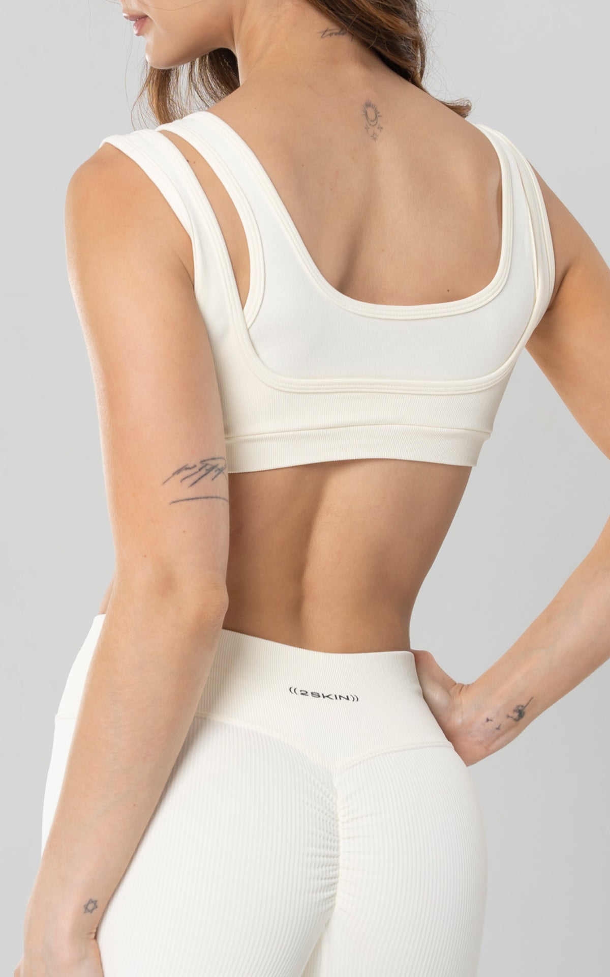TOP AMARENA CREMA 4.jpg