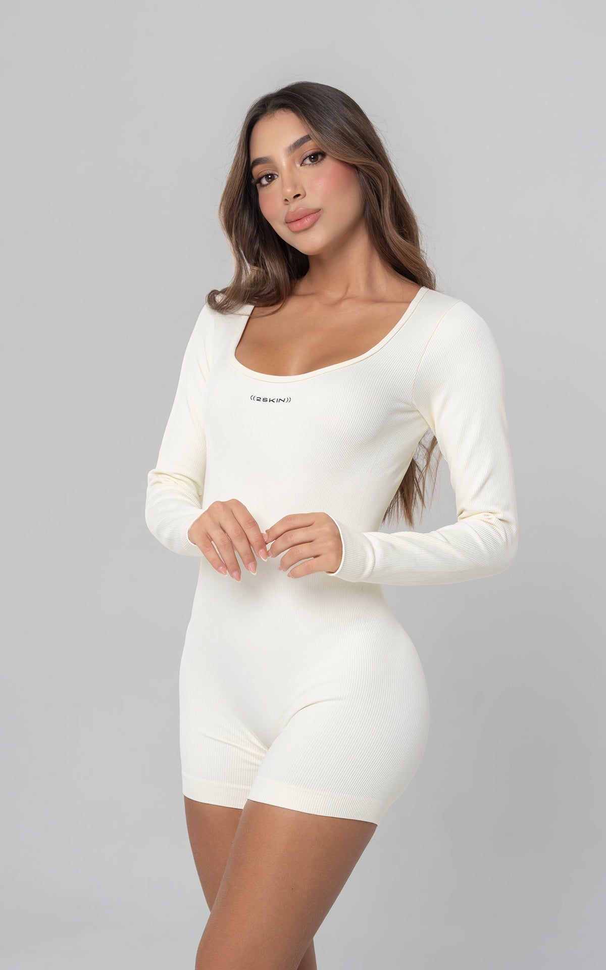 ENTERIZO CORTO ALMA CREMA 1.jpg