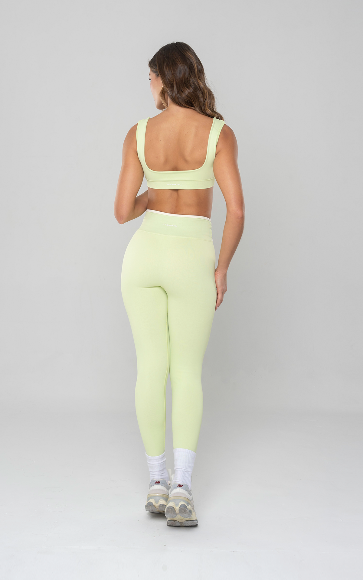 LEGGING VENTO PISTACHO 3.png