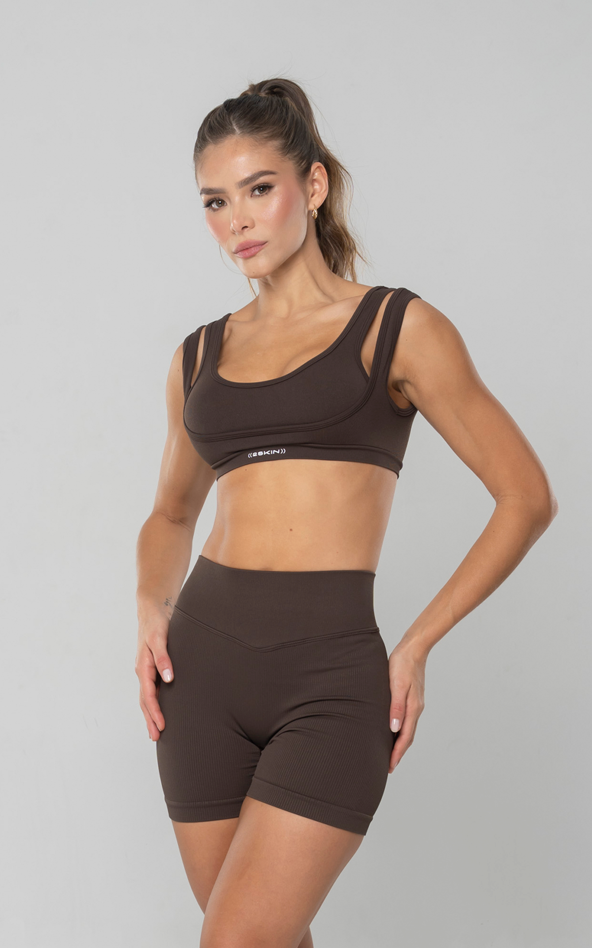 SHORT PALMA CON RUCHING EXPRESSO 1_.png
